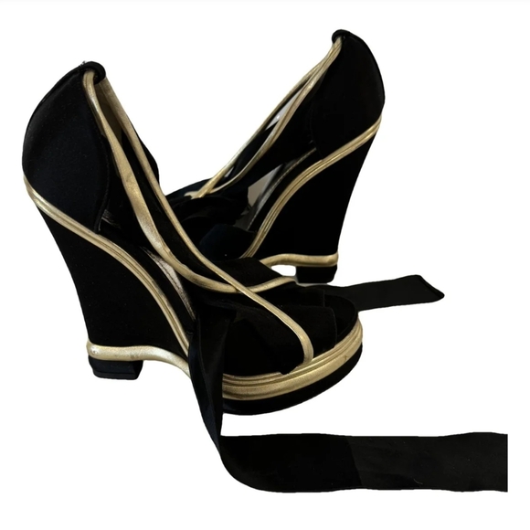 Dolce & Gabbana Black Wedges with Gold Trim - Picture 1 of 7